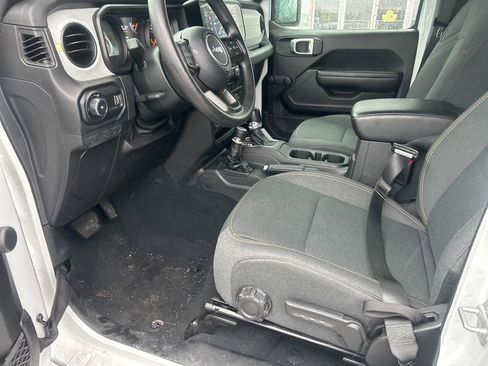 Used 2024 Jeep Wrangler Unlimited Sport AWD/4WD image 12