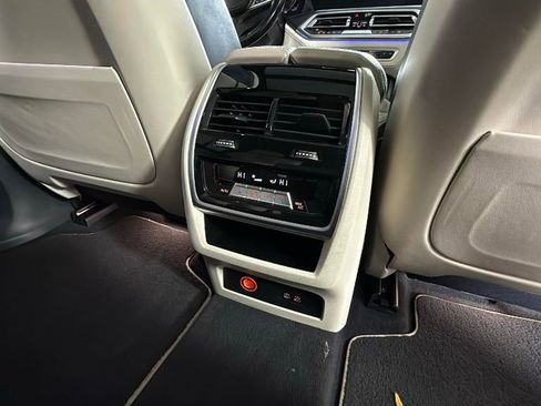 Used 2021 BMW X7 xDrive40i w/ M Sport Package image 38