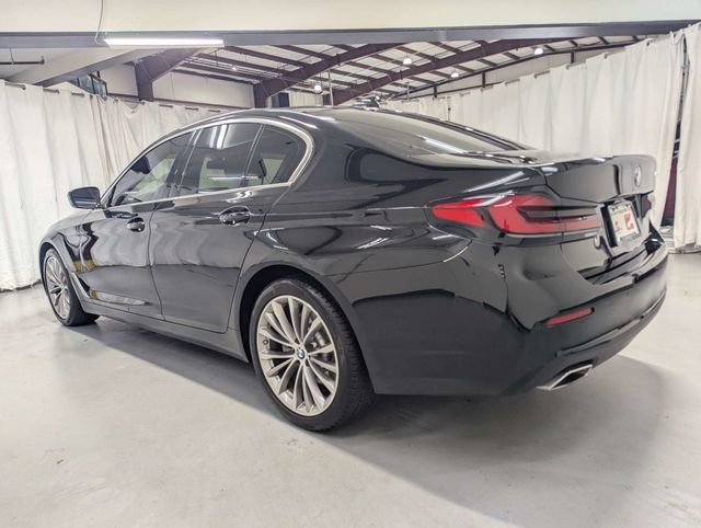 Used 2023 BMW 530i w/ Convenience Package RWD image 4