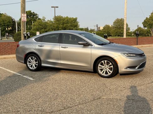 Used 2015 Chrysler 200 Limited w/ Convenience Group FWD image 2