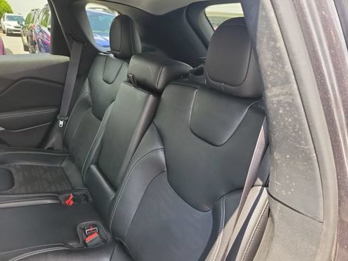 Certified 2022 Jeep Cherokee Latitude AWD/4WD image 12