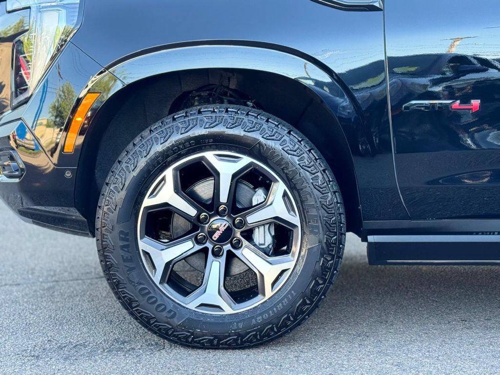 Used 2026 GMC Yukon AT4 Ultimate AWD/4WD image 11