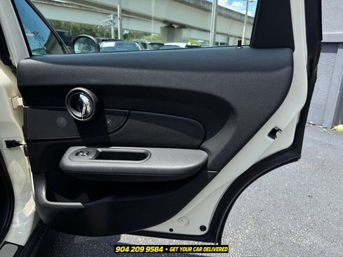 Used 2016 MINI Cooper Clubman FWD image 18