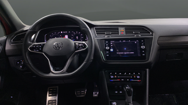 Used 2024 Volkswagen Tiguan SEL R-Line AWD/4WD image 11