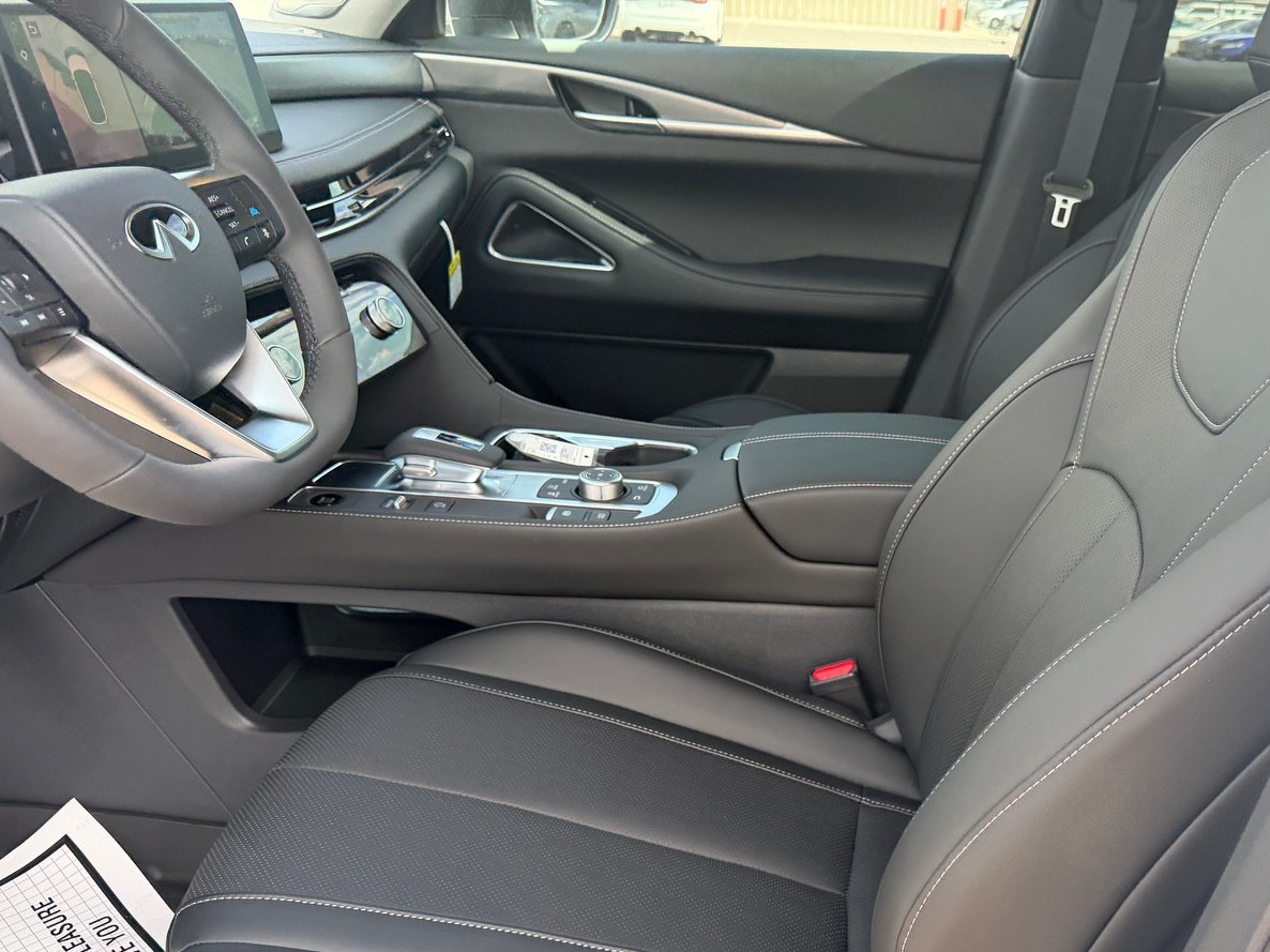 New 2027 INFINITI QX60 Luxe FWD image 15
