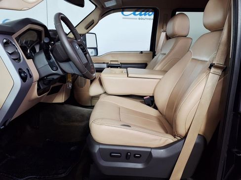 Used 2015 Ford F250 Lariat image 9