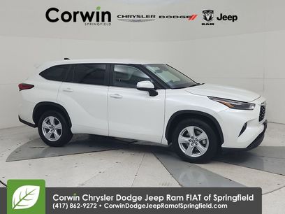 Used 2023 Toyota Highlander LE