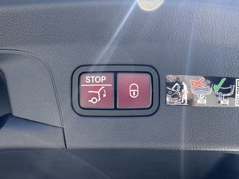 New 2026 Mercedes-Benz GLE 53 AMG 4MATIC Coupe image 17