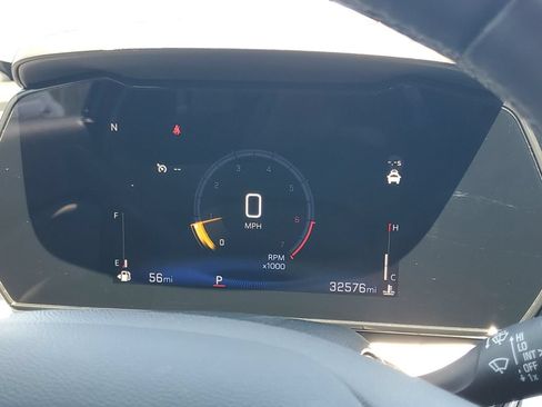 Used 2025 Chevrolet Trax LT w/ LT Convenience Package FWD image 22