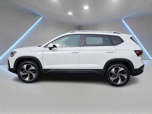 New 2026 Volkswagen Taos SE AWD/4WD image 4