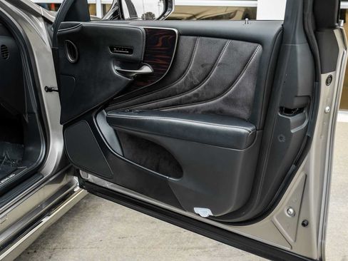 Used 2019 Lexus LS 500 w/ Interior Upgrade Package RWD image 36