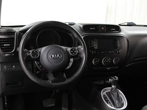 Used 2017 Kia Soul Base w/ Convenience Package image 6