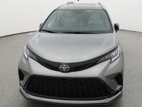 New 2026 Toyota Sienna XSE FWD image 15