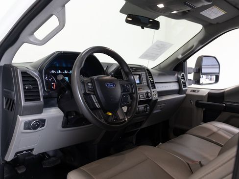 Used 2019 Ford F350 XL w/ Power Equipment Group image 15