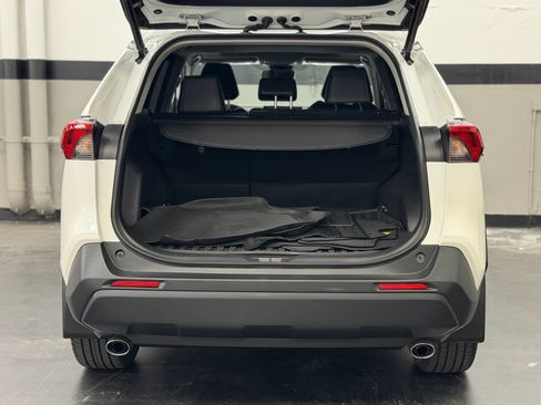 Used 2022 Toyota RAV4 XLE Premium AWD/4WD image 16