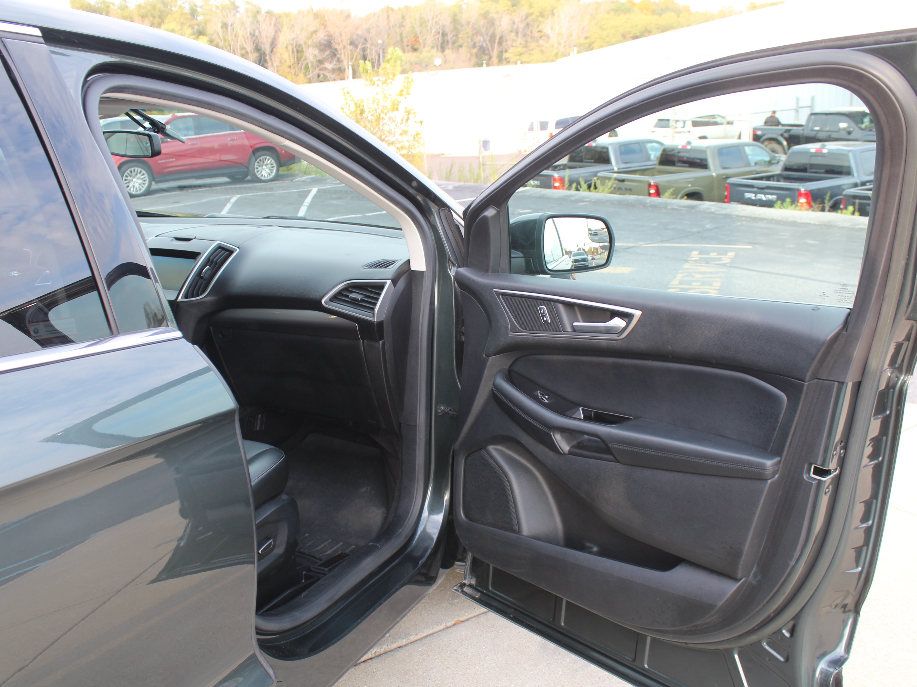 Used 2015 Ford Edge SEL w/ Equipment Group 201A FWD image 26