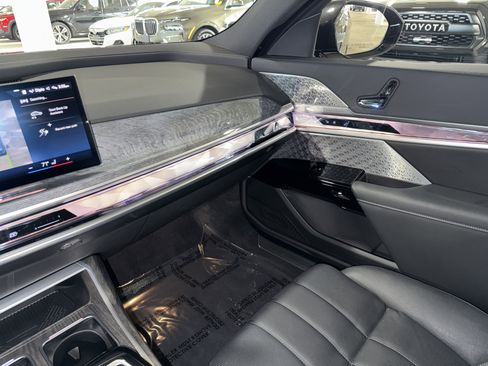 Used 2024 BMW 760i xDrive w/ Executive Package image 31