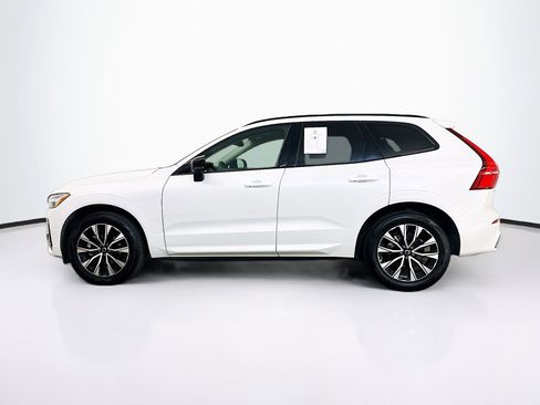 Used 2025 Volvo XC60 B5 Core AWD/4WD image 4