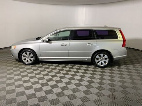 Used 2008 Volvo V70 image 12