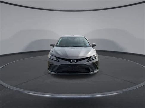 Used 2022 Toyota Camry LE image 3