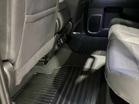 Used 2025 Chevrolet Silverado 2500 LT w/ Convenience Package image 18