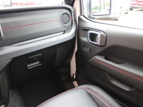 Used 2026 Jeep Gladiator Rubicon AWD/4WD image 44