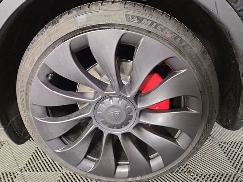 Used 2023 Tesla Model Y Performance image 11