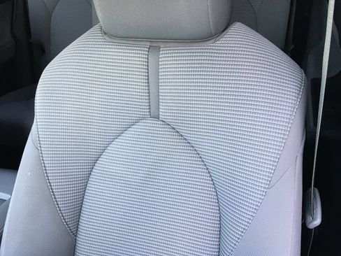 Used 2020 Toyota Highlander LE AWD/4WD image 22