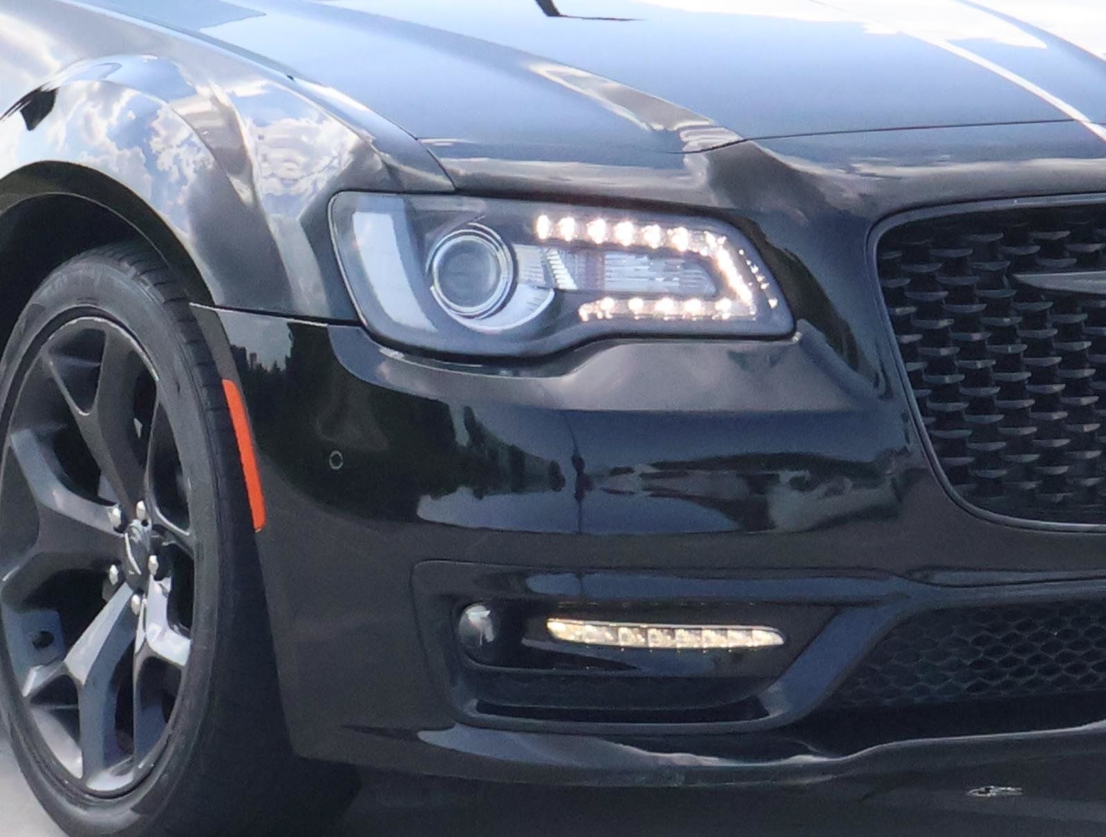 Used 2021 Chrysler 300 S w/ S Model Appearance Package RWD image 7