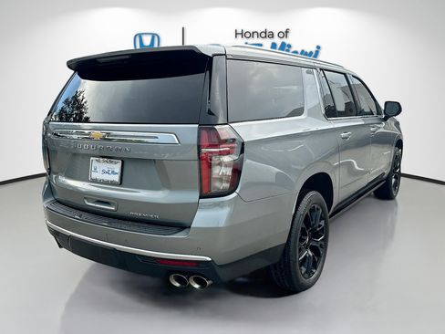 Used 2023 Chevrolet Suburban Premier RWD image 6