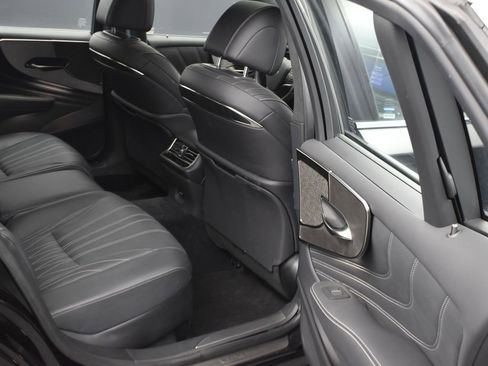 Used 2023 Lexus LS 500h AWD w/ Luxury Package image 16