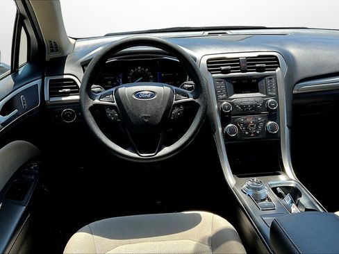 Used 2018 Ford Fusion S image 5