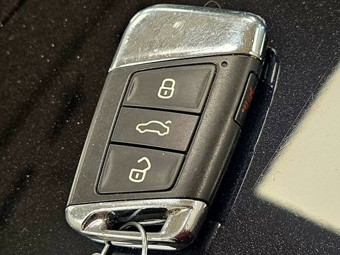 Used 2022 Volkswagen Atlas SE image 38