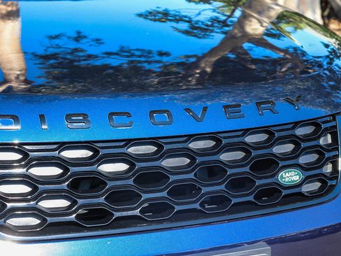 Used 2023 Land Rover Discovery S R-Dynamic AWD/4WD image 5