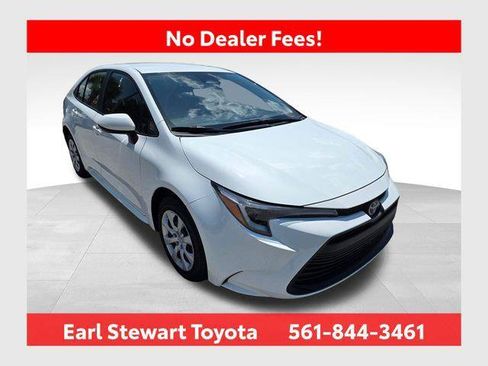 Certified 2025 Toyota Corolla LE FWD image 1