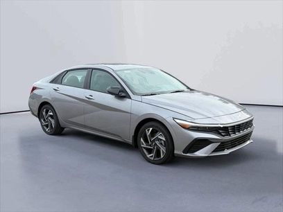 New 2025 Hyundai Elantra SEL