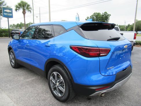 Used 2025 Chevrolet Blazer LT FWD image 8