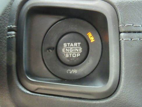 Used 2024 Jeep Wrangler Sahara w/ Safety Group image 29