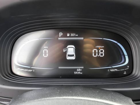 Certified 2025 Hyundai Venue Limited FWD image 21