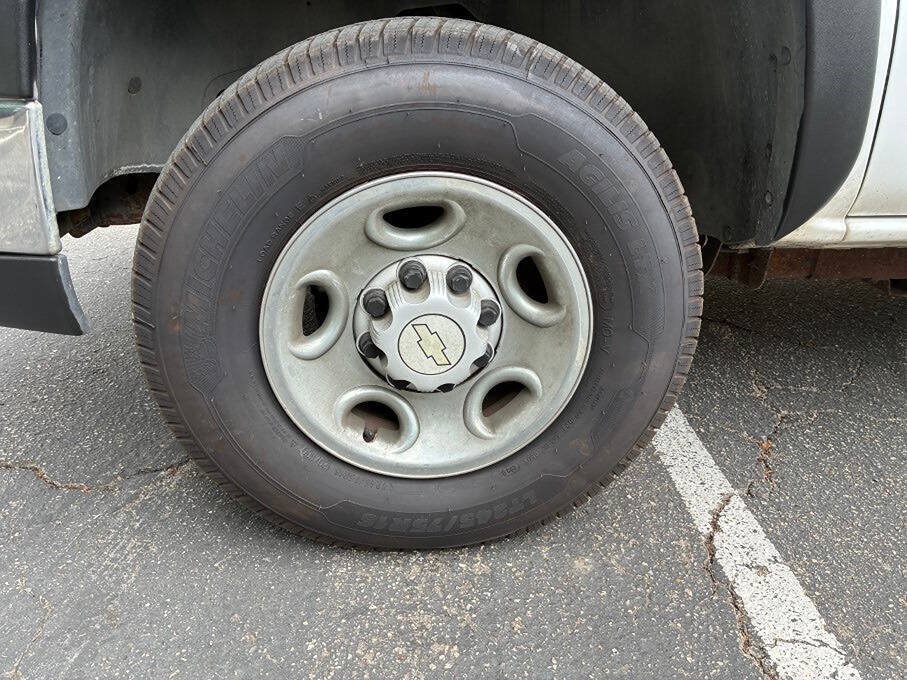 Used 2007 Chevrolet Silverado 2500 W/T RWD image 26
