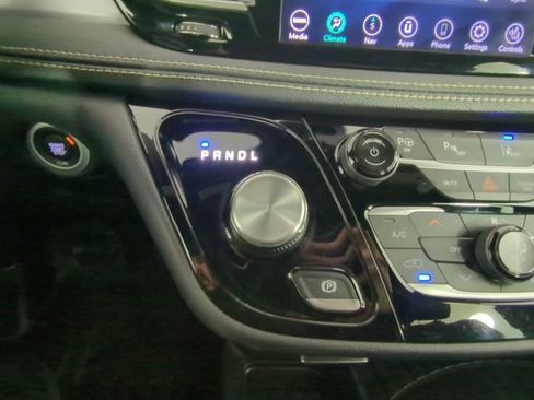 Used 2020 Chrysler Pacifica Limited w/ Advanced Safetytec Group image 30