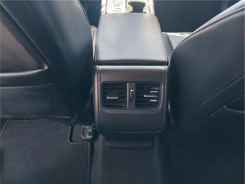 Used 2018 Honda Accord Touring image 10