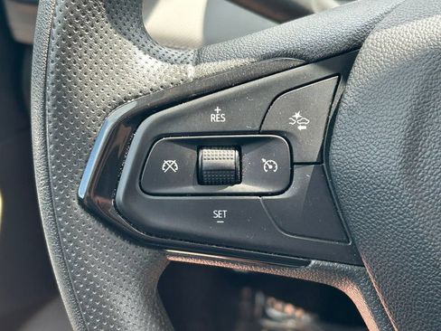 Used 2025 Chevrolet TrailBlazer LT FWD image 32
