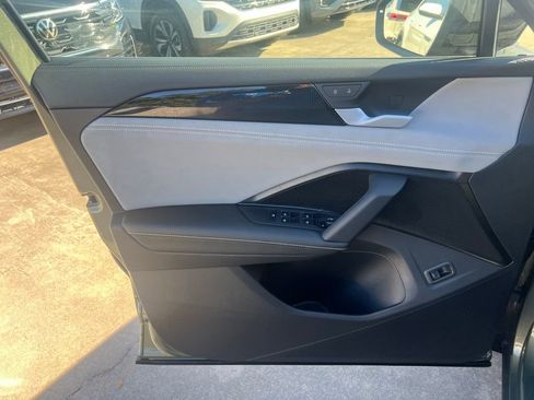 New 2026 Volkswagen Tiguan SE R-Line image 53