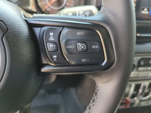 Certified 2025 Jeep Gladiator Mojave AWD/4WD image 13