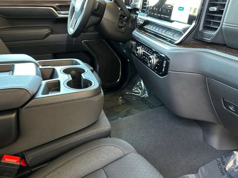 Certified 2025 GMC Sierra 1500 Elevation image 16