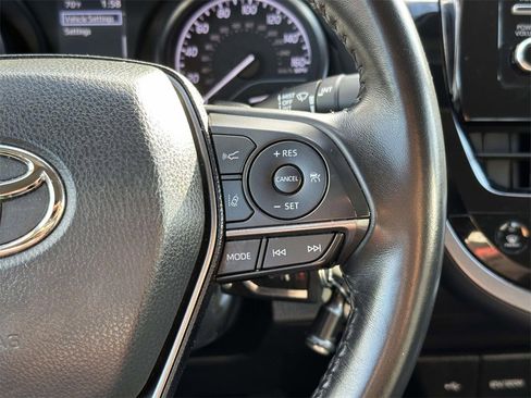Used 2023 Toyota Camry SE image 9