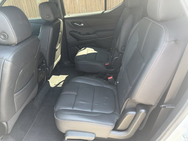 Used 2023 Chevrolet Traverse RS FWD image 13