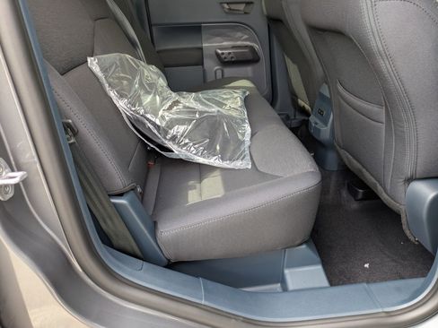 New 2025 Ford Maverick XL w/ Equipment Group 102A image 31