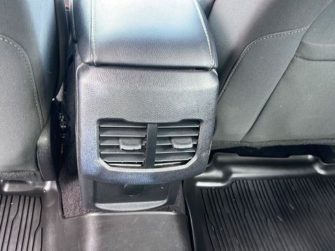 Used 2017 Ford Fusion SE w/ Fusion SE Technology Package FWD image 33
